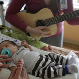 Tiny preemies get a boost from live music therapy